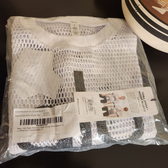 NIB Alo Jersey Short Sleeve Top - Picture 4 of 7